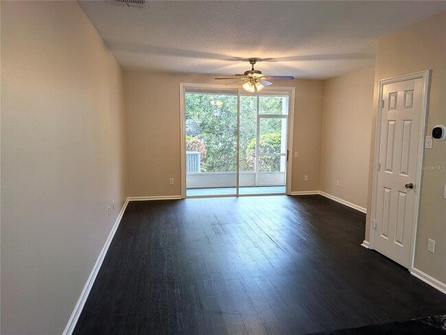 Photo - 902 Vineland Pl