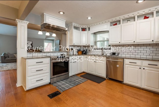 Photo - 301 SE 34th St