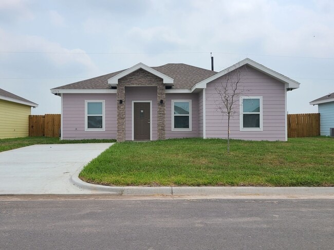 Building Photo - 2715 Maria Dr