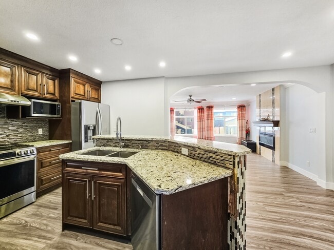 Photo - 256 Saddlecrest Blvd NE