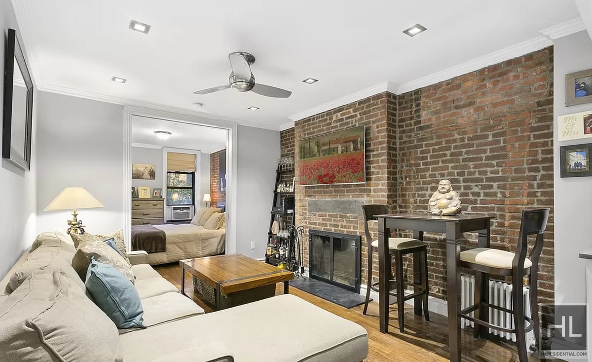 Photo - Perry Street Unidad 016