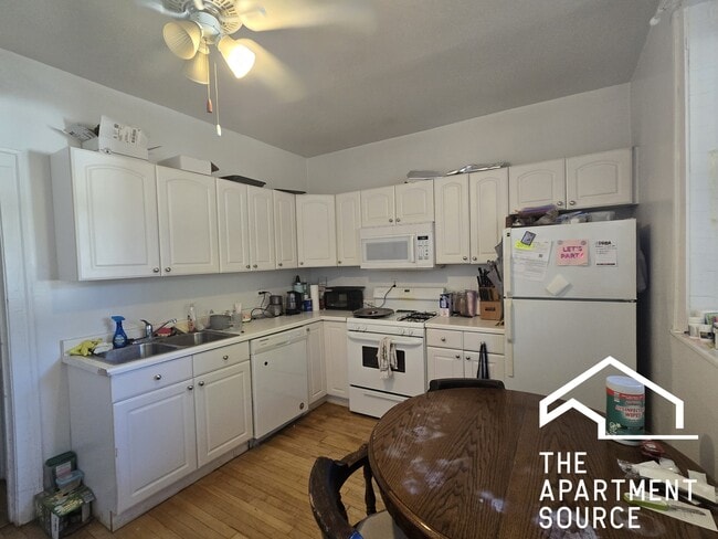 Building Photo - 2515 W Sunnyside Ave Unit 3