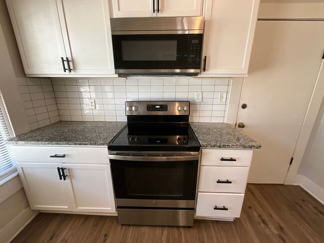 Photo - Charming 3 bedroom/1.5 bathroom REMODELED ...