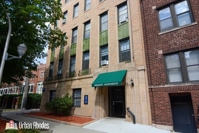 Building Photo - 3832 N Fremont Unit A00C