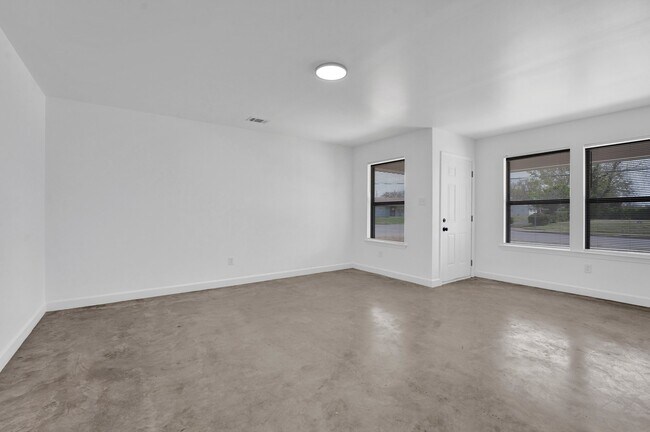 Photo - 3453 Daggett Rd