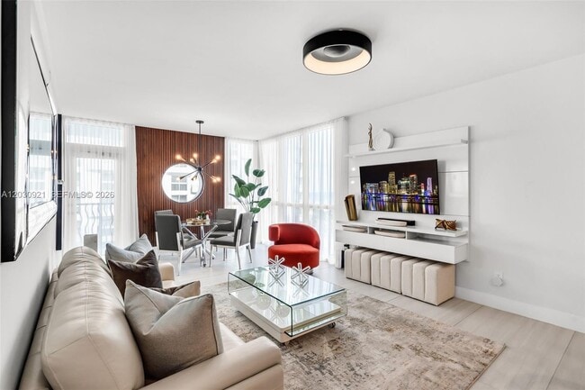 Building Photo - 1500 Ocean Dr Unit 707