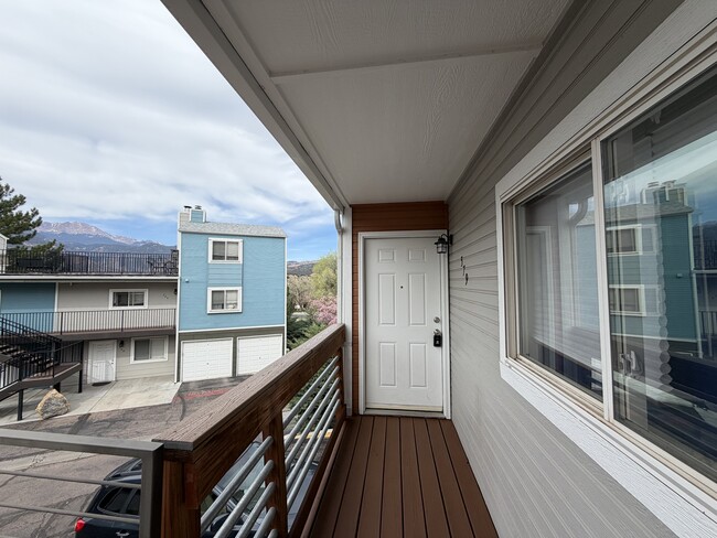 Photo - 579 Winnie Way