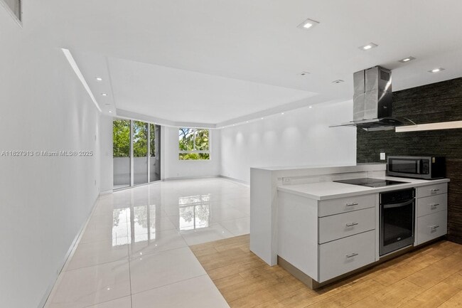 Photo - 181 Crandon Blvd Unidad 207 Rental