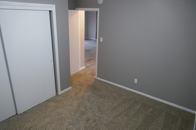 Master bedroom - 201 SW State St