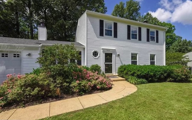 Beautiful 4 BR 2.5 BA colonial. Pets welcome - Beautiful 4 BR 2.5 BA colonial. Pets welcome House