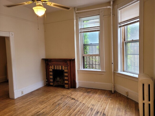 Photo - 1210-12 Van Buren