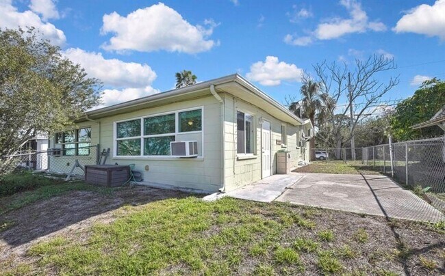 12527 1st Isle