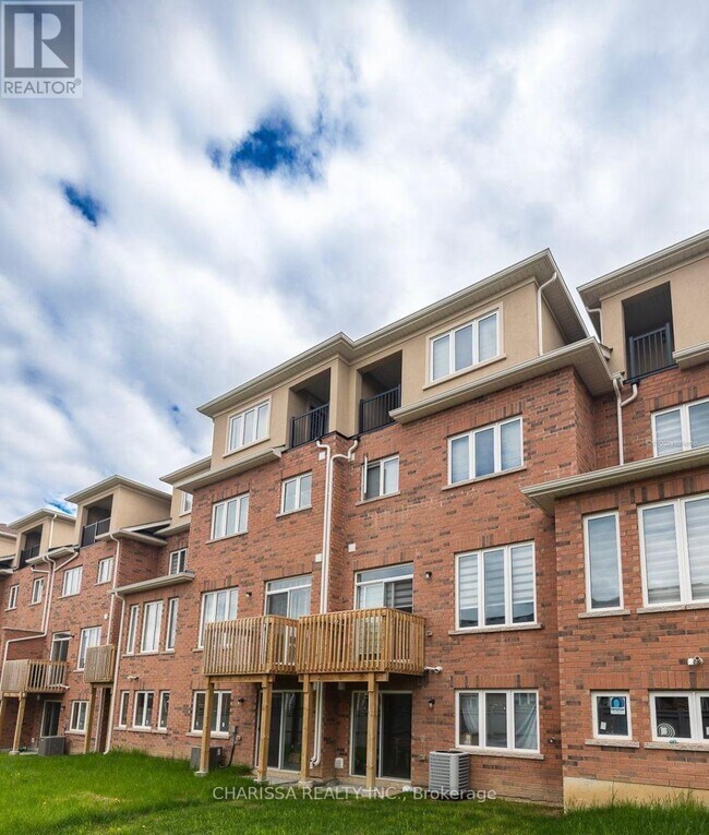 Photo - 1085 Garner Rd E