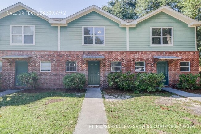 Building Photo - 229 Milray Ln