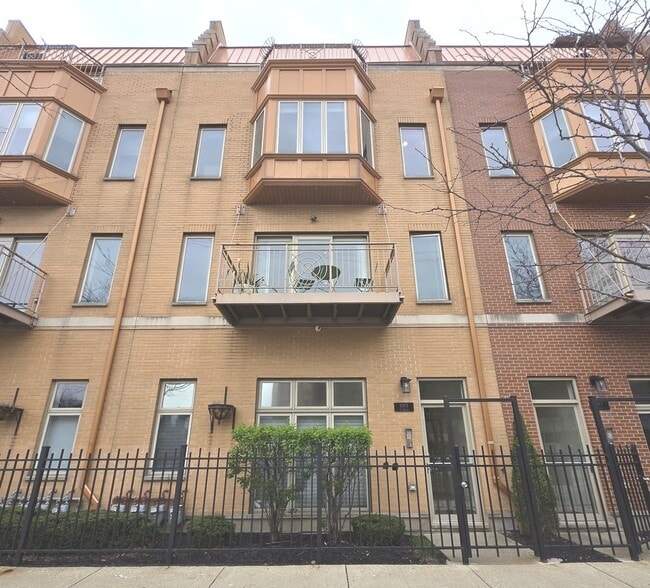 Building Photo - 1915 S State St Unit 3