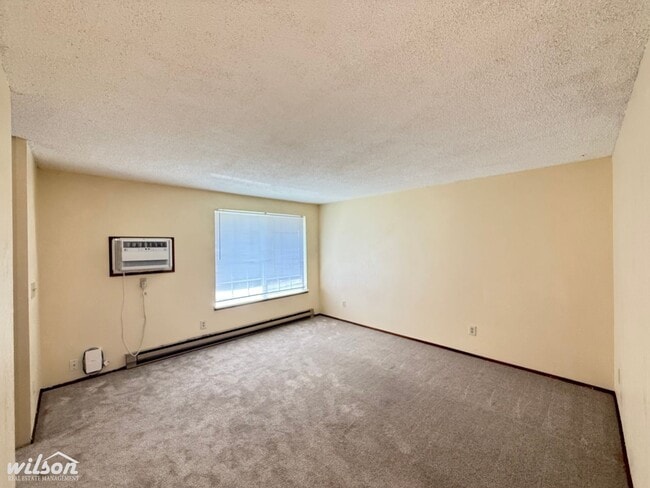 Photo - 1211 Ledwich Ave Unit B