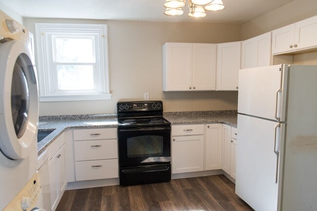 127 Herr St Unit 3
