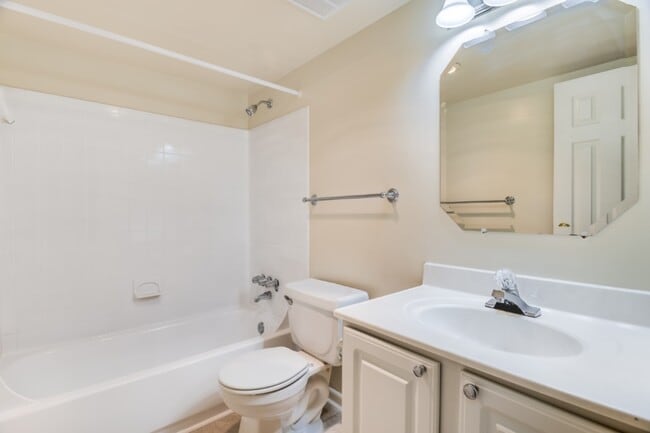 Photo - PeachTree of McLean Apartments