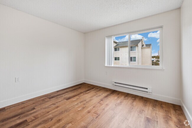 1BR, 1BA - 615SF - Bedroom