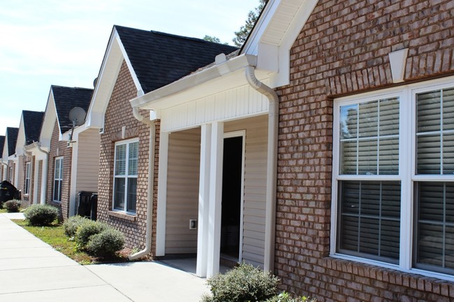 Cedarbrook Court - Cedarbrook Court Apartments