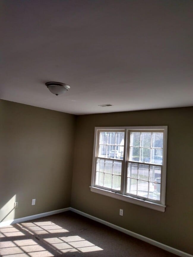 Photo - 1809 E Trail Dr SE