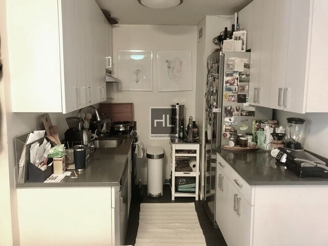 Photo - E 16 ST Unit 11L