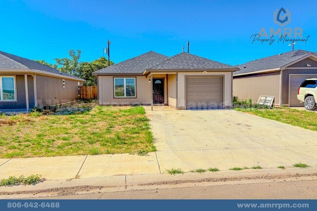 Building Photo - Charming 3-Bedroom House
