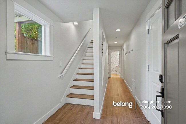 Photo - 920 18th Ave