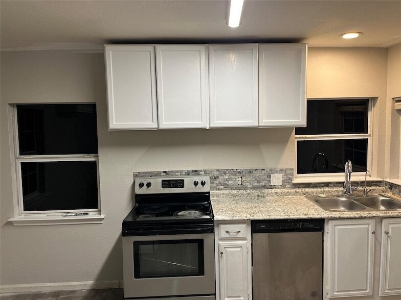 Photo - 3206 Kellogg Ave