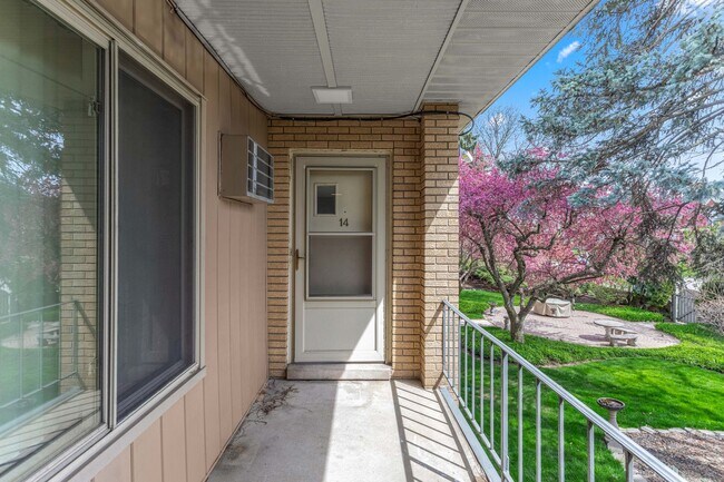 Photo - 2655 Maple (A) Unidad 14