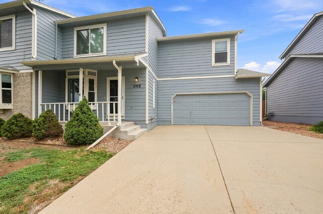 Building Photo - $2,840.95 with $300 Off The First Month's Rent, 3 Beds - 2.5 Bath, Single Family Home in Westmins... Unit #B