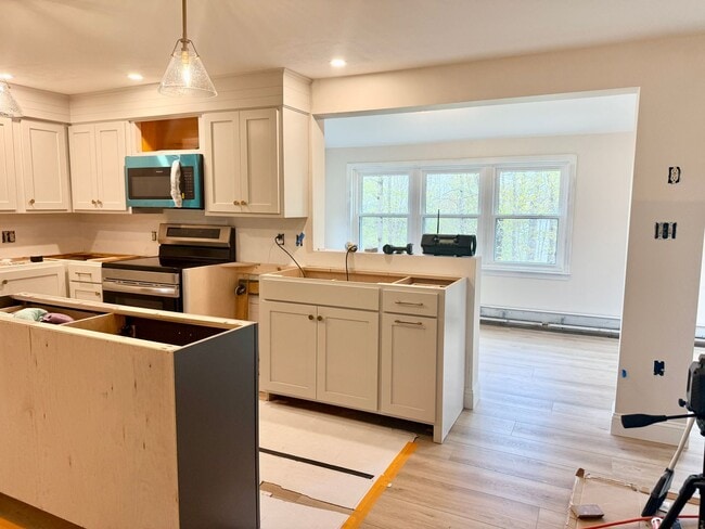 Photo - 2 Boom Rd Unit 2nd floor 3 bed rm
