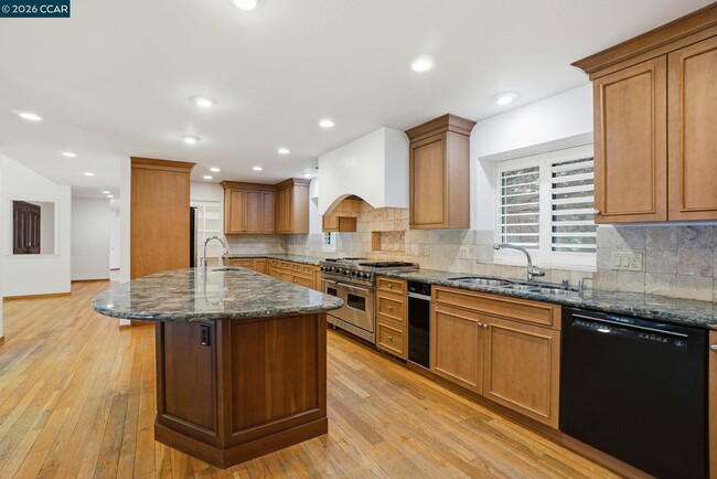 Photo - 2561 Rolling Hills Ct