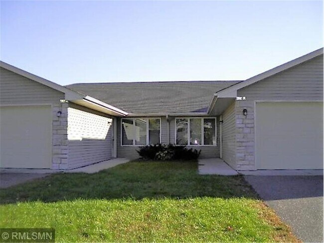 Photo - 626 W 8th St