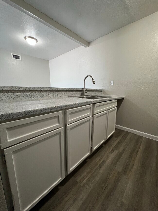 2722 Buford St Condo Unit 24 Condo for Rent in Corpus Christi, TX