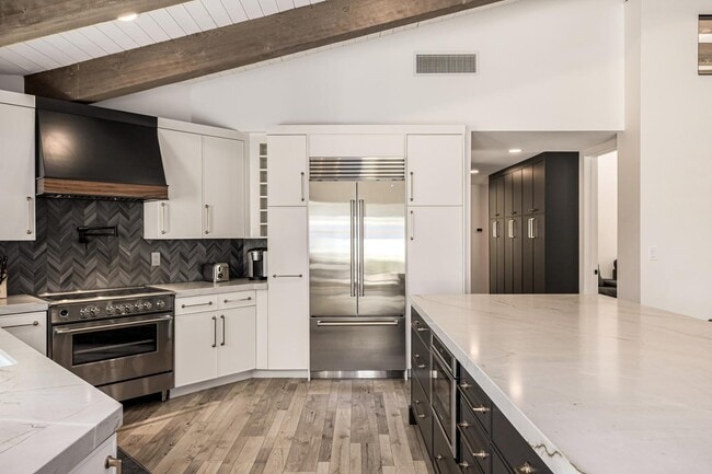 Photo - 9917 N 52nd St