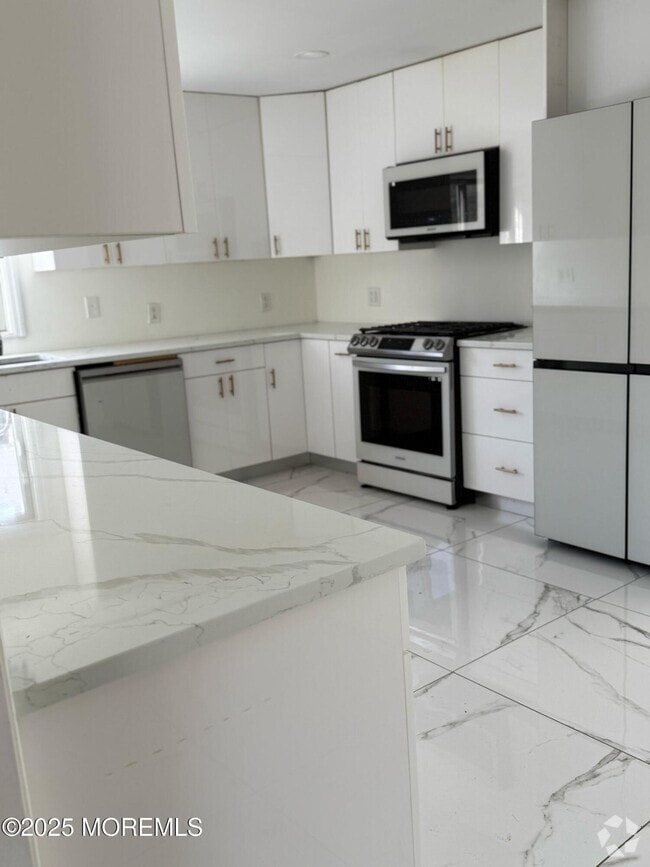 Building Photo - 400 Brookside Ave Rental