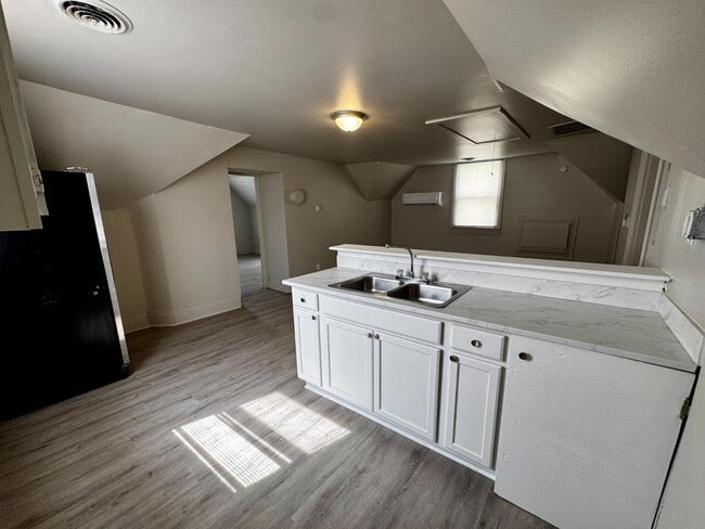 Photo - 1001 Edgar St