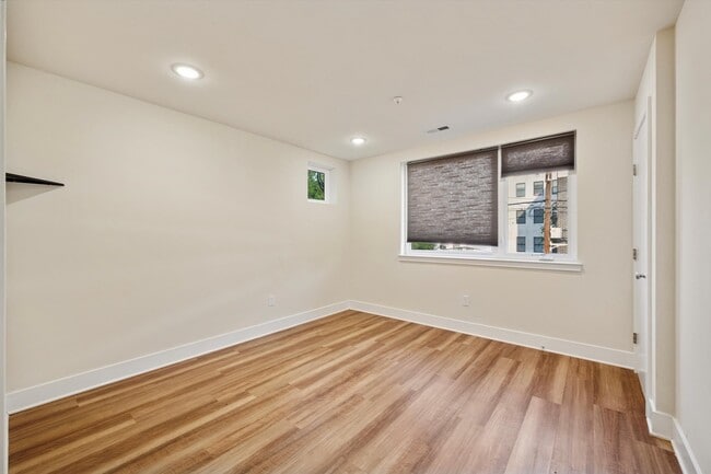 Photo - 1519 N Sydenham St Unit B