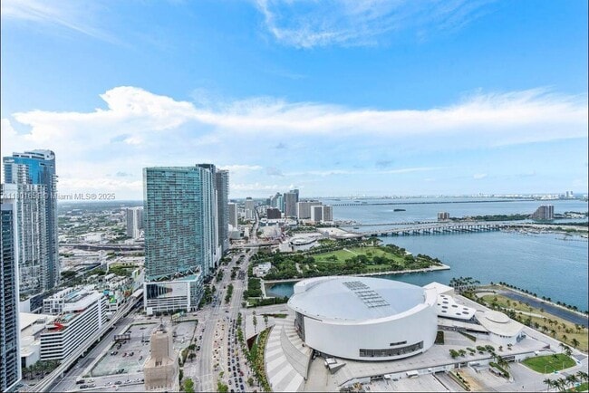 Photo - 398 NE 5th St Unidad 4109