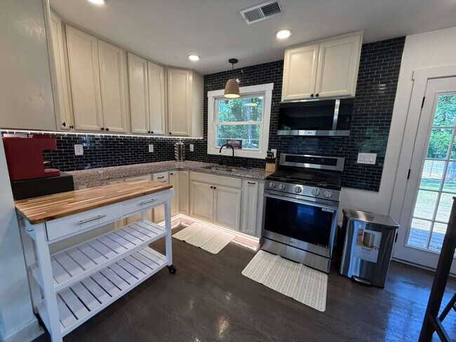 Photo - 145 Melinda Way SE Unit SI ID1536680P