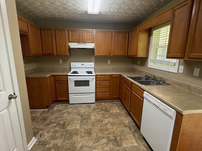 Photo - 102 Shallow Creek Ln