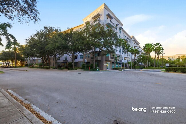 Photo - 2421 NE 65th St