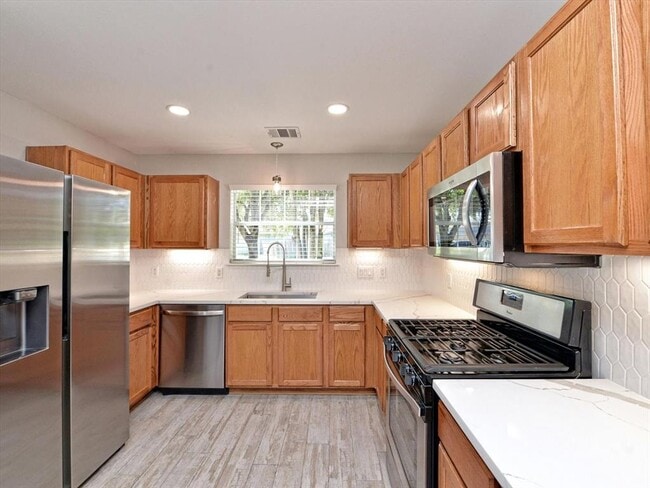 Photo - 17816 Cutback Dr