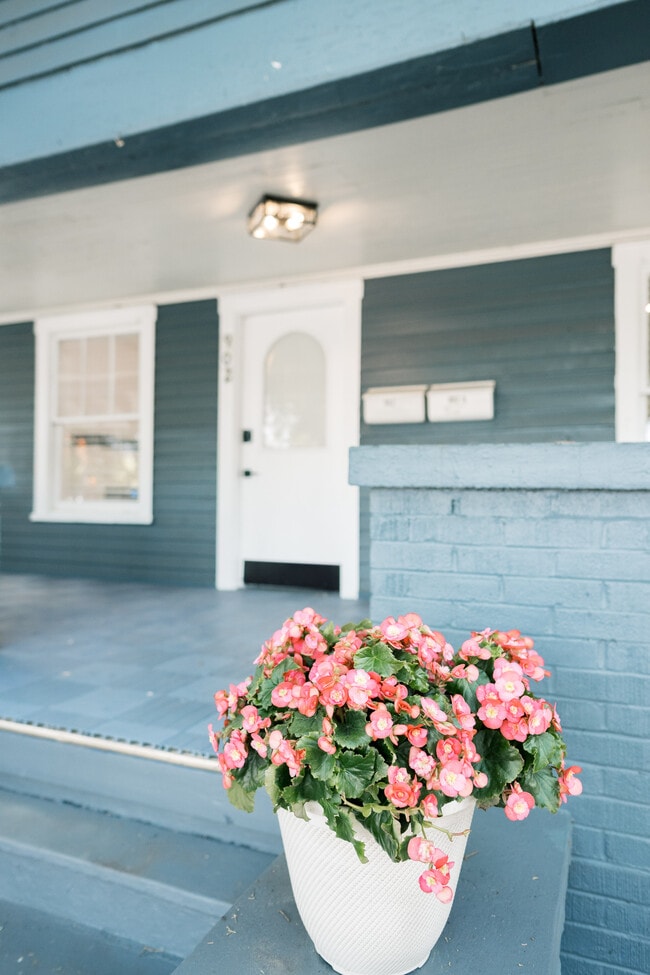 Photo - 902 W Columbus Dr