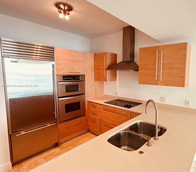 Photo - 218 SE 14th St Unit 1104