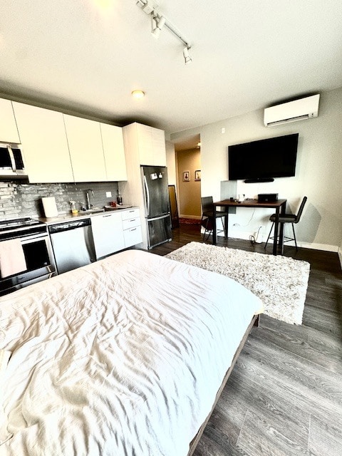 Photo - 2407 W Eastwood Ave Unit 402