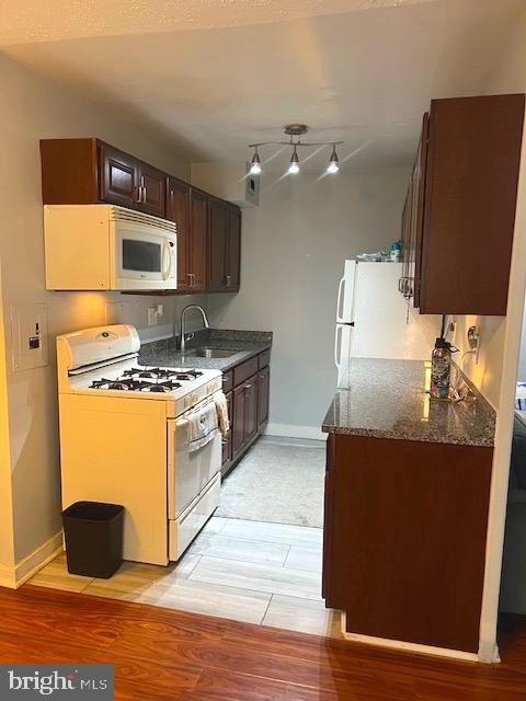 Building Photo - 1200 S Arlington Ridge Rd Unit 311