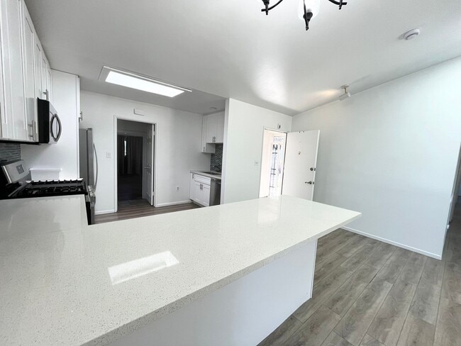 Photo - ***Move in Special $1000 off 1st month's r...