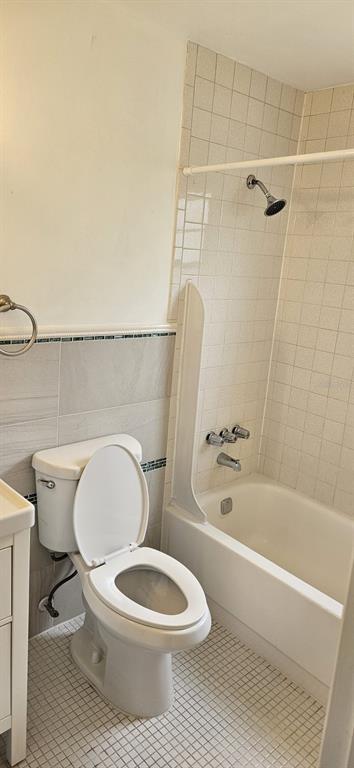 Building Photo - 1548 SE 27th St Unit A Rental